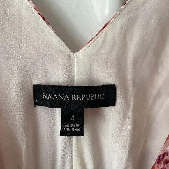 Banana Republic Smocked Maxi Dress in Pink Floral Size 4 - Picture 7 of 8